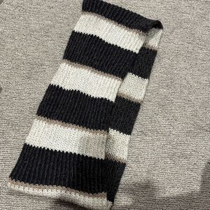 American Eagle Outfitters Black and Cream Knit Scarf